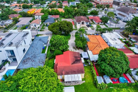 Casa en venta en Miami, Florida, 3 dormitorios, 143.16 m2 № 1850362 - foto 13