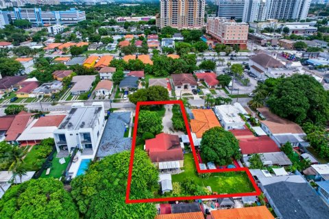 Casa en venta en Miami, Florida, 3 dormitorios, 143.16 m2 № 1850362 - foto 12