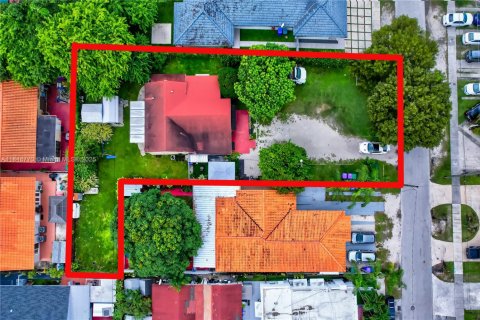 Casa en venta en Miami, Florida, 3 dormitorios, 143.16 m2 № 1850362 - foto 1