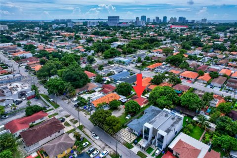 Casa en venta en Miami, Florida, 3 dormitorios, 143.16 m2 № 1850362 - foto 9