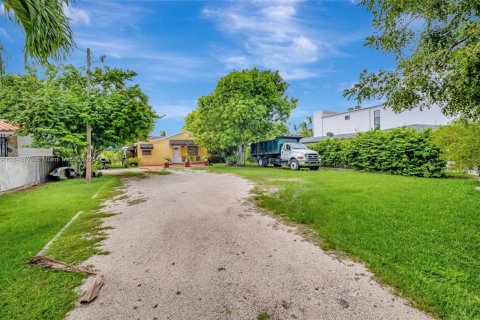 Casa en venta en Miami, Florida, 3 dormitorios, 143.16 m2 № 1850362 - foto 15