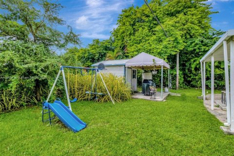 Casa en venta en Miami, Florida, 3 dormitorios, 143.16 m2 № 1850362 - foto 25