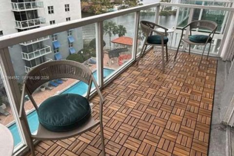 Condo in Miami, Florida, 1 bedroom  № 2026875 - photo 12