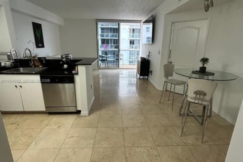 Condo in Miami, Florida, 1 bedroom  № 2026875 - photo 6