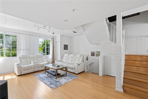 Touwnhouse à vendre à Aventura, Floride: 2 chambres, 122.26 m2 № 2088812 - photo 5