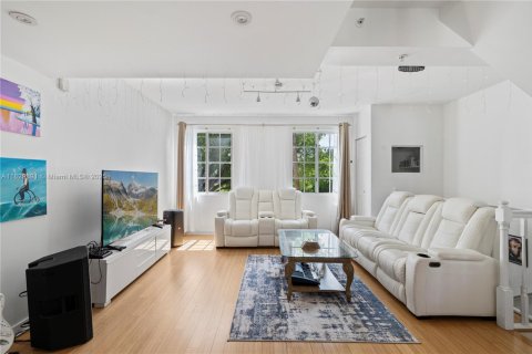 Touwnhouse à vendre à Aventura, Floride: 2 chambres, 122.26 m2 № 2088812 - photo 6