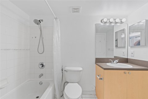 Touwnhouse à vendre à Aventura, Floride: 2 chambres, 122.26 m2 № 2088812 - photo 23