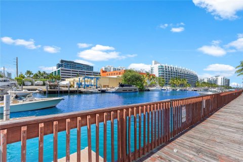 Touwnhouse à vendre à Aventura, Floride: 2 chambres, 122.26 m2 № 2088812 - photo 29