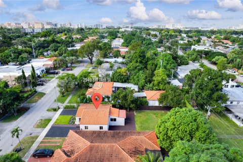 House in Miami, Florida 3 bedrooms № 1971548 - photo 25
