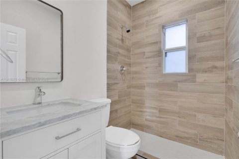 House in Miami, Florida 3 bedrooms № 1971548 - photo 13