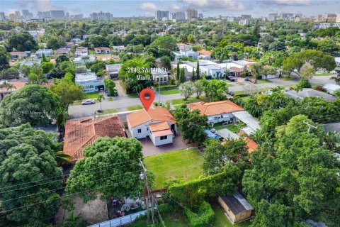 House in Miami, Florida 3 bedrooms № 1971548 - photo 27