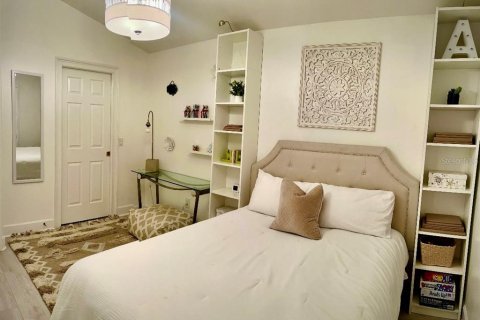 Villa ou maison à louer à Tampa, Floride: 4 chambres, 250.84 m2 № 2117249 - photo 12