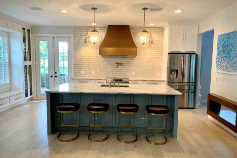 Villa ou maison à louer à Tampa, Floride: 4 chambres, 250.84 m2 № 2117249 - photo 6