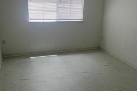 Condo in West Palm Beach, Florida, 2 bedrooms № 2086468 - photo 16