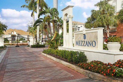 Condo in West Palm Beach, Florida, 2 bedrooms № 2086468
