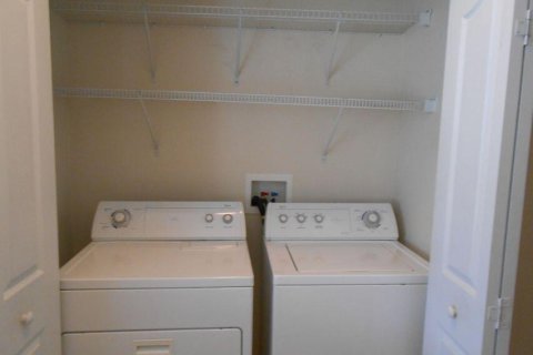 Condo in West Palm Beach, Florida, 2 bedrooms № 2086468 - photo 7