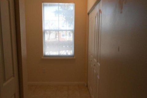 Condo in West Palm Beach, Florida, 2 bedrooms № 2086468 - photo 8