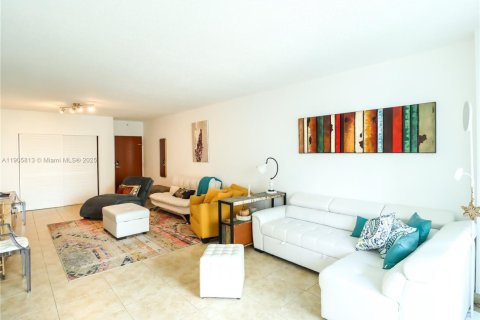 Copropriété à vendre à Hollywood, Floride: 1 chambre, 84.08 m2 № 2039095 - photo 9