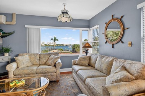 Copropriété à vendre à Saint Pete Beach, Floride: 2 chambres, 90.58 m2 № 2373588 - photo 8