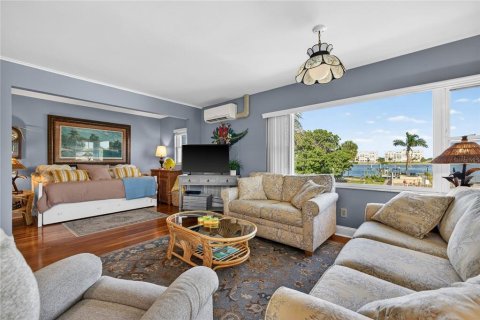 Copropriété à vendre à Saint Pete Beach, Floride: 2 chambres, 90.58 m2 № 2373588 - photo 9