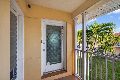 Copropriété à vendre à Saint Pete Beach, Floride: 2 chambres, 90.58 m2 № 2373588 - photo 3