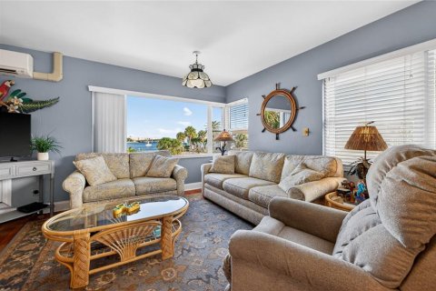 Copropriété à vendre à Saint Pete Beach, Floride: 2 chambres, 90.58 m2 № 2373588 - photo 7