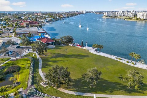 Copropriété à vendre à Saint Pete Beach, Floride: 2 chambres, 90.58 m2 № 2373588 - photo 26