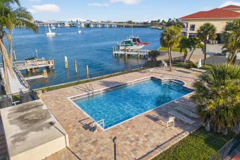 Copropriété à vendre à Saint Pete Beach, Floride: 2 chambres, 90.58 m2 № 2373588 - photo 23