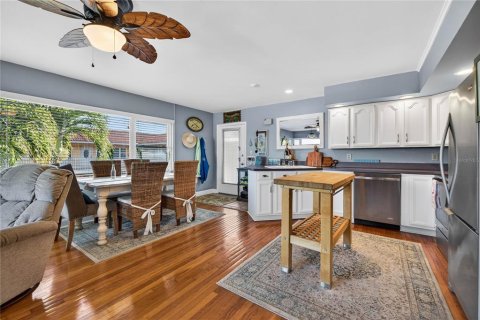 Copropriété à vendre à Saint Pete Beach, Floride: 2 chambres, 90.58 m2 № 2373588 - photo 14