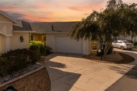 Villa ou maison à The Villages, Floride 2 chambres, 107.02 m2 № 2149821