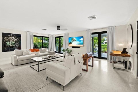 House in Fort Lauderdale, Florida 2 bedrooms, 164.34 sq.m. № 2083362 - photo 8