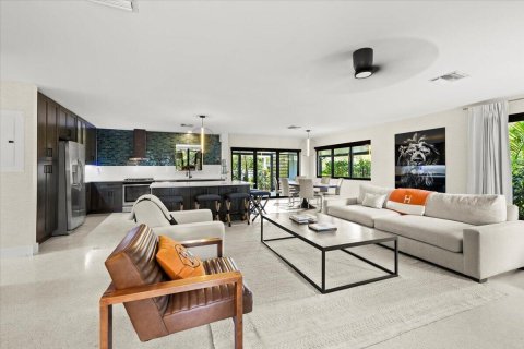 House in Fort Lauderdale, Florida 2 bedrooms, 164.34 sq.m. № 2083362 - photo 5
