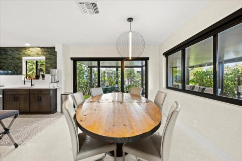 House in Fort Lauderdale, Florida 2 bedrooms, 164.34 sq.m. № 2083362 - photo 9