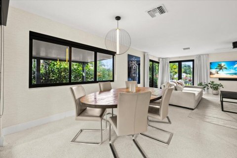 House in Fort Lauderdale, Florida 2 bedrooms, 164.34 sq.m. № 2083362 - photo 7
