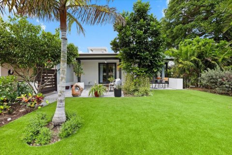 House in Fort Lauderdale, Florida 2 bedrooms, 164.34 sq.m. № 2083362 - photo 2
