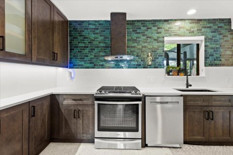 House in Fort Lauderdale, Florida 2 bedrooms, 164.34 sq.m. № 2083362 - photo 13