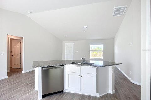 House in Cape Coral, Florida 3 bedrooms, 126.07 sq.m. № 1847480 - photo 4