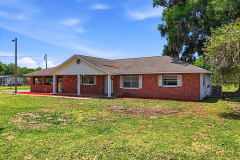 House in Plant City, Florida 3 bedrooms, 176.98 sq.m. № 2119265 - photo 2