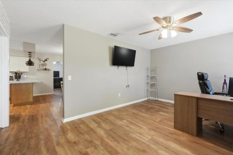 House in Plant City, Florida 3 bedrooms, 176.98 sq.m. № 2119265 - photo 21