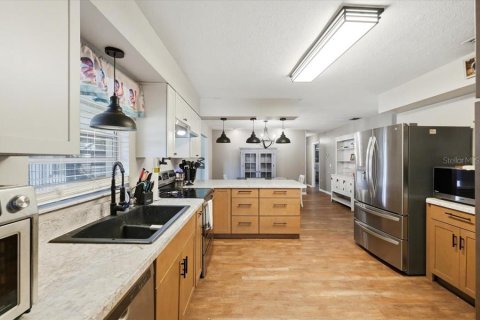 House in Plant City, Florida 3 bedrooms, 176.98 sq.m. № 2119265 - photo 3