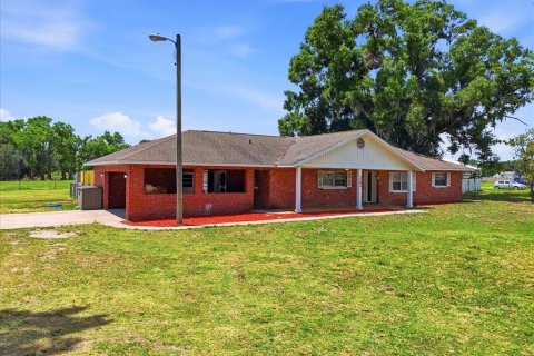 House in Plant City, Florida 3 bedrooms, 176.98 sq.m. № 2119265 - photo 25