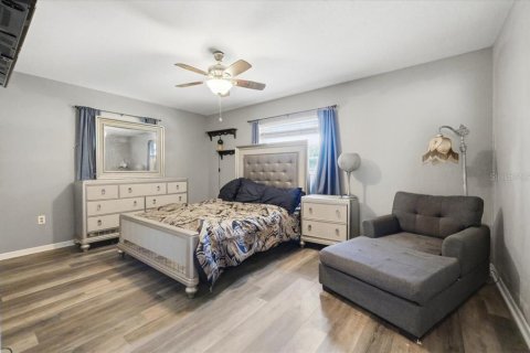 House in Plant City, Florida 3 bedrooms, 176.98 sq.m. № 2119265 - photo 7