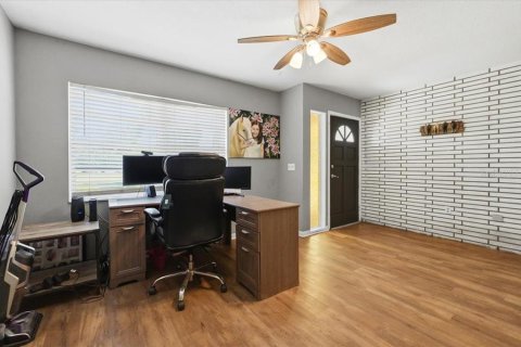 House in Plant City, Florida 3 bedrooms, 176.98 sq.m. № 2119265 - photo 20