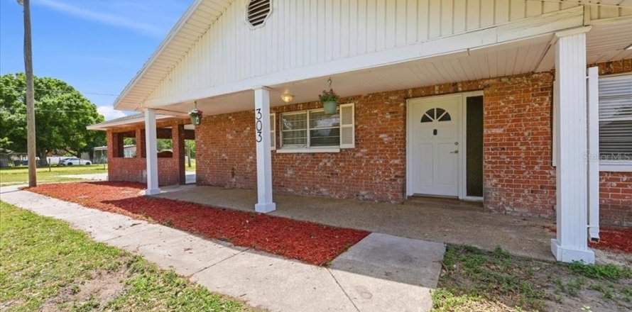 House in Plant City, Florida 3 bedrooms, 176.98 sq.m. № 2119265