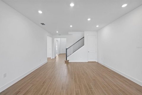 Villa ou maison à vendre à Zephyrhills, Floride: 5 chambres, 379.32 m2 № 1914103 - photo 7