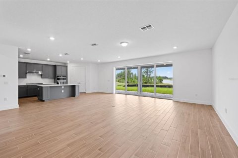 Villa ou maison à vendre à Zephyrhills, Floride: 5 chambres, 379.32 m2 № 1914103 - photo 5
