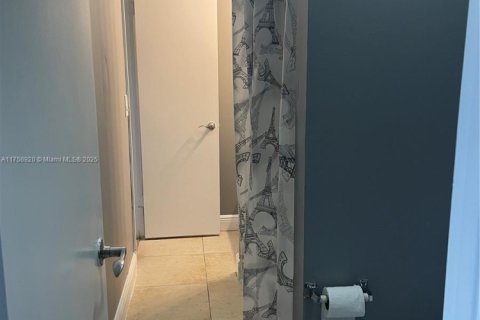 Copropriété à vendre à Pompano Beach, Floride: 2 chambres, 83.89 m2 № 1985330 - photo 11