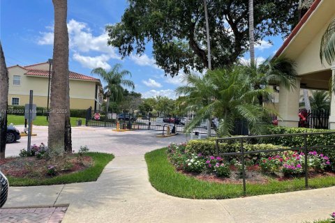 Copropriété à vendre à Pompano Beach, Floride: 2 chambres, 83.89 m2 № 1985330 - photo 19