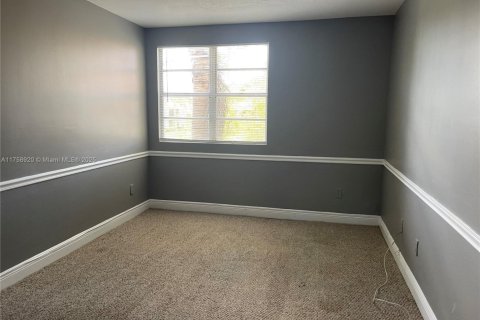 Copropriété à vendre à Pompano Beach, Floride: 2 chambres, 83.89 m2 № 1985330 - photo 8