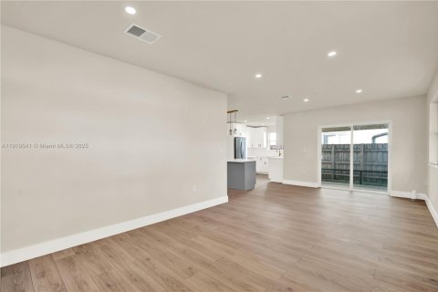 Casa en venta en Homestead, Florida, 3 dormitorios, 139.82 m2 № 1974161 - foto 18